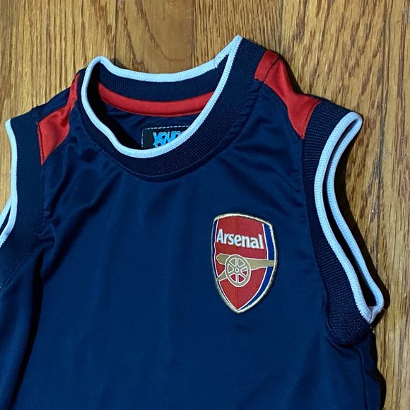 Young Guns Kid's T-Shirt Size 2/3 (PRE-LOVED) - Picture 3 of 6